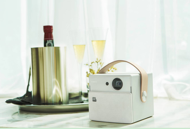 極米舉辦三周年粉絲狂歡節(jié)發(fā)布便攜無屏電視CC