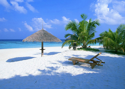 點擊查看源網頁 三亞旅游遇文化荒漠尷尬 演藝市場低端化待轉型