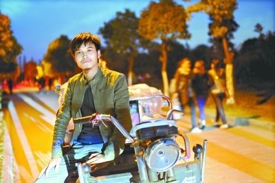 大學(xué)生另類(lèi)創(chuàng)業(yè)盤(pán)點(diǎn):刷馬桶刷出個(gè)千萬(wàn)富翁