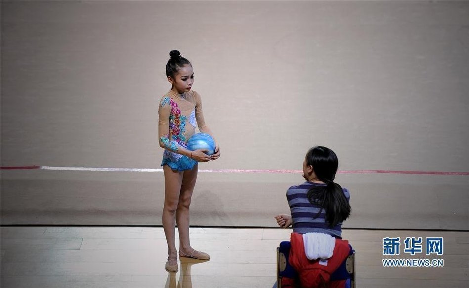 藝體少女體態(tài)秀麗 臺前幕后身姿揭秘