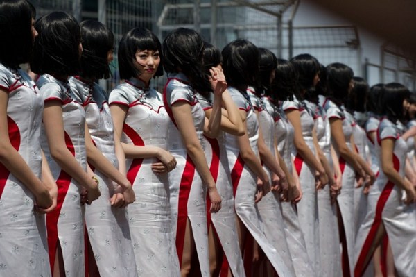 一流風(fēng)景線 性感惹火的賽車(chē)女郎【組圖】