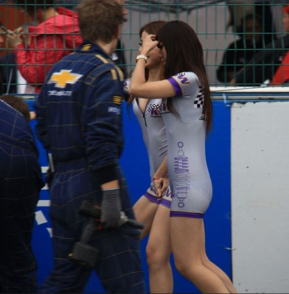 一流風景線 性感惹火的賽車女郎【組圖】