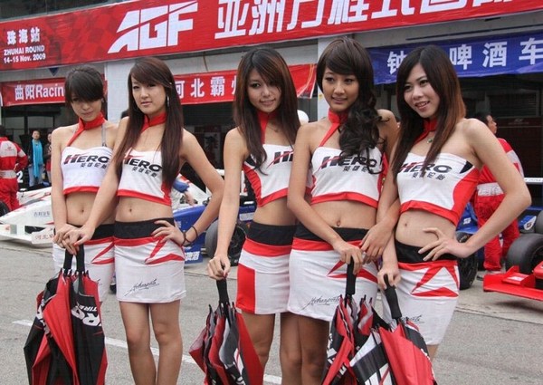 一流風(fēng)景線 性感惹火的賽車女郎【組圖】