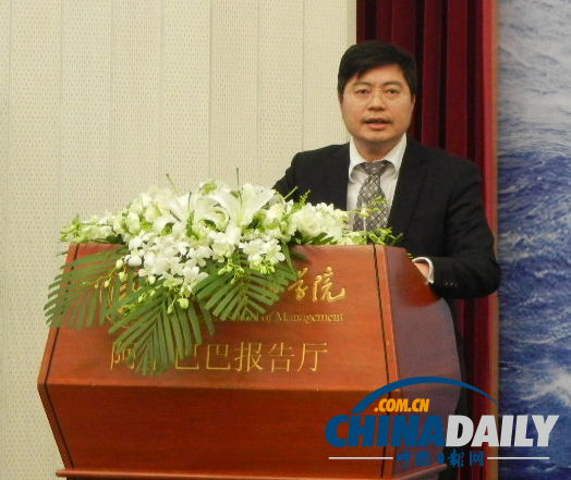 華人經(jīng)濟(jì)領(lǐng)袖走進(jìn)北大商學(xué)院 談中國企業(yè)做百年老店