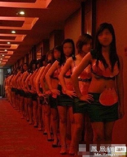 英國記者冒死偷拍“色情之都”東莞的地下妓院