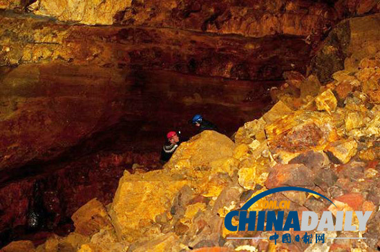 探尋世界上唯一能從內(nèi)部探秘的火山