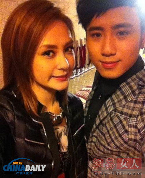 明星專注賣(mài)萌不分年齡(圖)