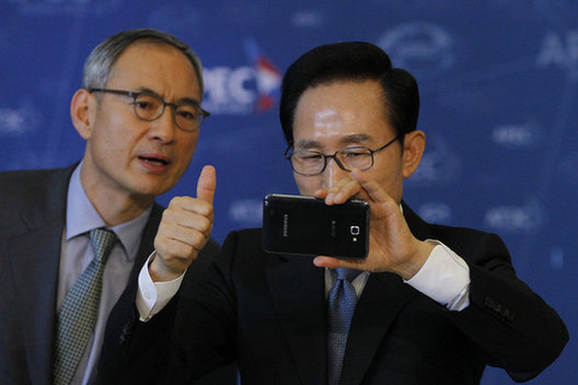 盤點(diǎn)各國政要“鐘情”的手機(jī)品牌