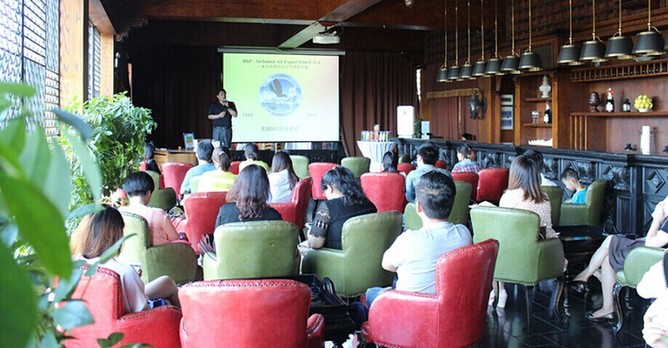 觀世界杯攻式足球，享PHI主動(dòng)出擊