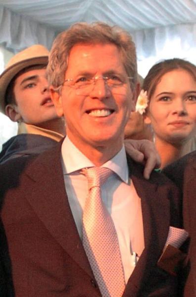 歷數(shù)移民中誕生的美國億萬富豪家族