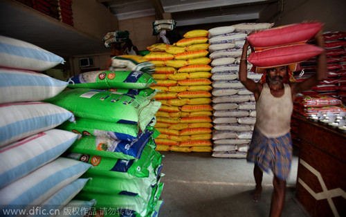 盧比持續(xù)貶值 莫迪新政策受懷疑