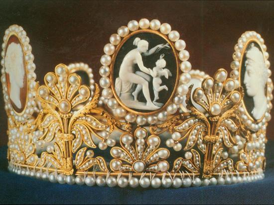 優雅權貴 5位皇室女人的傳世冠冕