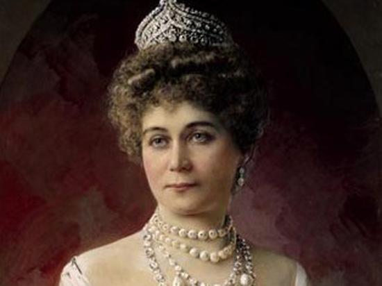 優(yōu)雅權(quán)貴 5位皇室女人的傳世冠冕