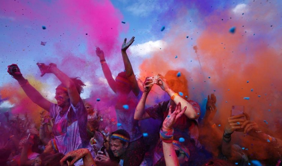 悉尼舉行“彩色跑” 揮灑色彩繽紛