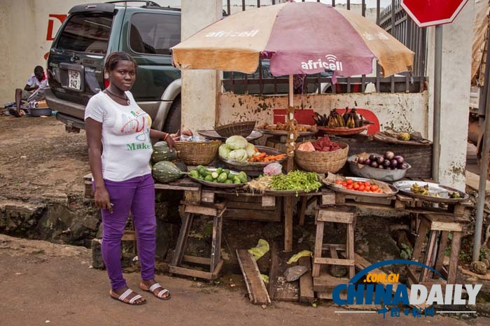 埃博拉病毒重創(chuàng)西非經(jīng)濟 圖說疫區(qū)市集買賣