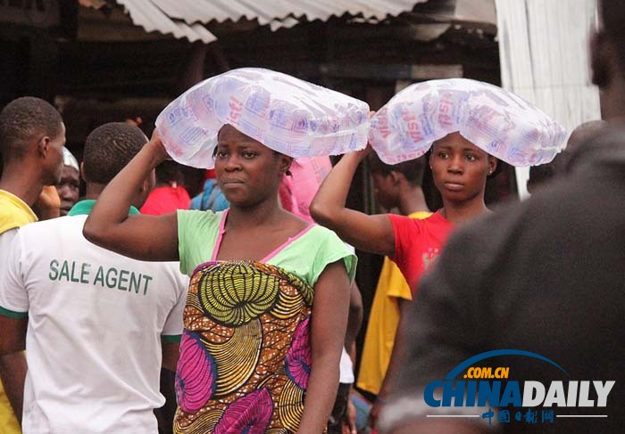 埃博拉病毒重創(chuàng)西非經(jīng)濟 圖說疫區(qū)市集買賣