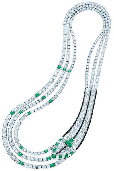 年終奢侈一把:盤點(diǎn)15件本季最華麗的珠寶