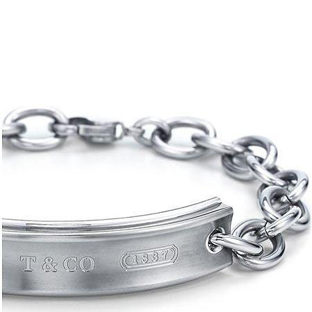 年終奢侈一把:盤點(diǎn)15件本季最華麗的珠寶