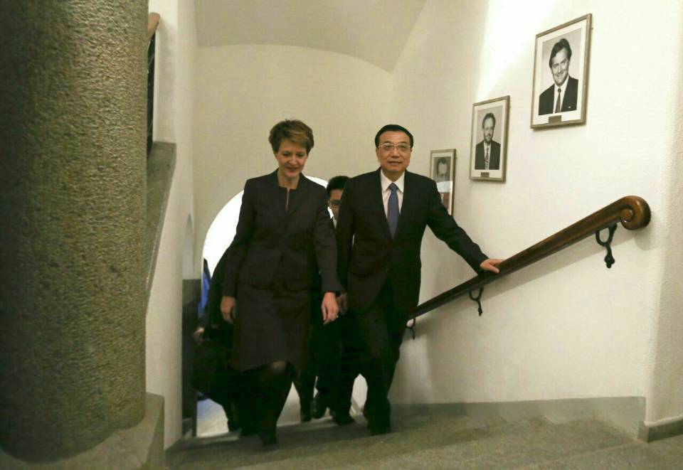 李克強(qiáng):中方歡迎瑞士參與人民幣國(guó)際化進(jìn)程