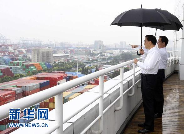 國務(wù)院:推廣上海自貿(mào)試驗區(qū)可復(fù)制改革試點經(jīng)驗