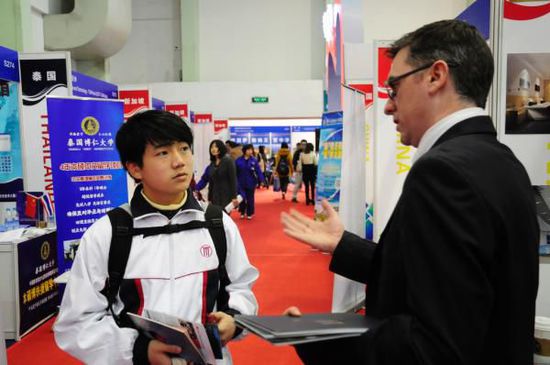 外媒:人民幣今年貶值壓力增大 中國巨富正在逃離