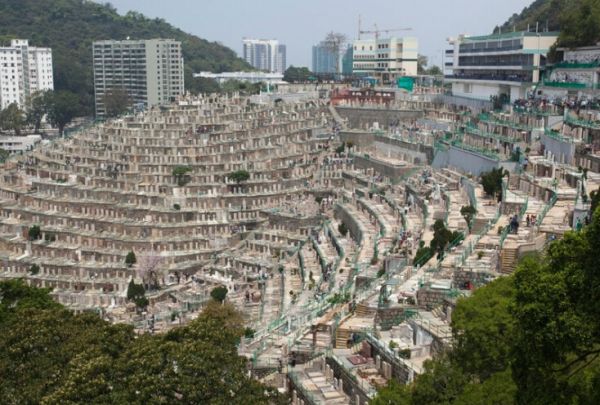 太原現(xiàn)36萬(wàn)元“庭院式墓地” 買主被曝是廳官(圖)