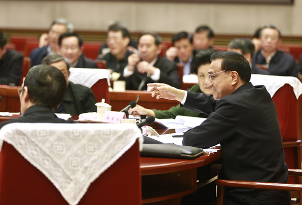 座談會(huì)現(xiàn)場(chǎng)：總理為什么打斷他們的發(fā)言？