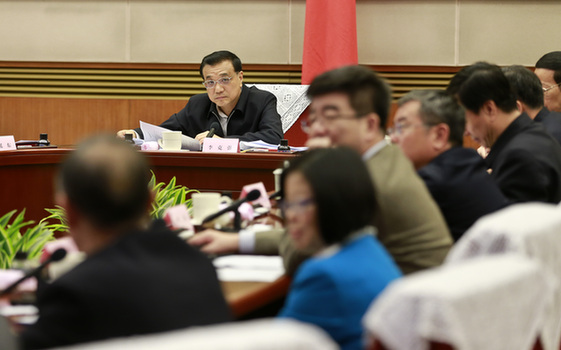 座談會(huì)現(xiàn)場(chǎng)：總理為什么打斷他們的發(fā)言？