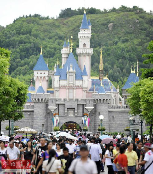 全球最大迪士尼旗艦店上海開業 居民稱價格太高