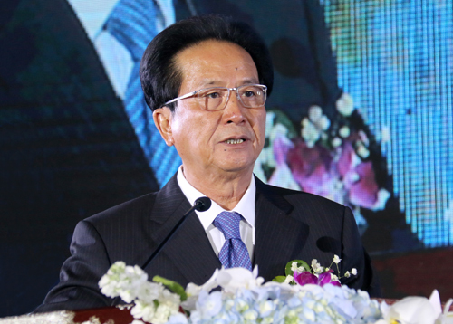 陳經(jīng)緯：華商參與