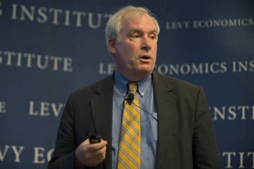 羅森格倫：全球動蕩 Fed加息應保持謹慎