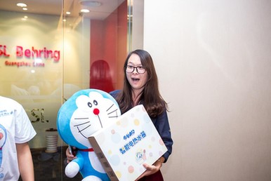 哆啦A夢現(xiàn)身廣州CBD,點外賣竟送熱水器