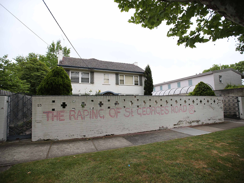 中國買家推倒澳百年豪宅 遭當地居民抗議