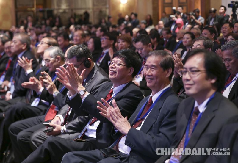 李克強(qiáng)：希望中馬共同烹制出色香味俱佳的務(wù)實合作“大餐”