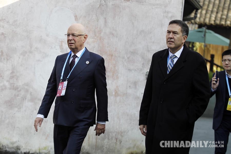 第二屆世界互聯(lián)網(wǎng)大會嘉賓紛紛入場