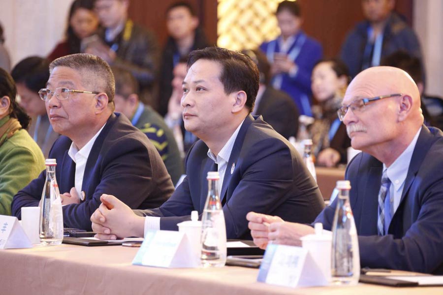 “萬物互聯(lián)驅(qū)動(dòng)產(chǎn)業(yè)變革”——聽“大咖”們?cè)趺凑f