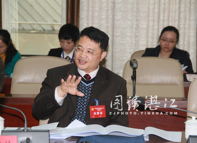 劉小華:聚力謀劃建設(shè)“十大中心” 加快建設(shè)海東新區(qū)