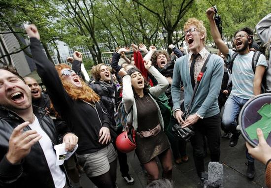 美媒:美千禧一代收入少債務多 近半不相信美國夢