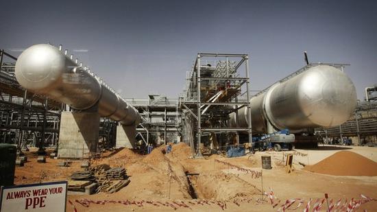 沙特：油價跌破30美元是“非理性的” 今年將回暖