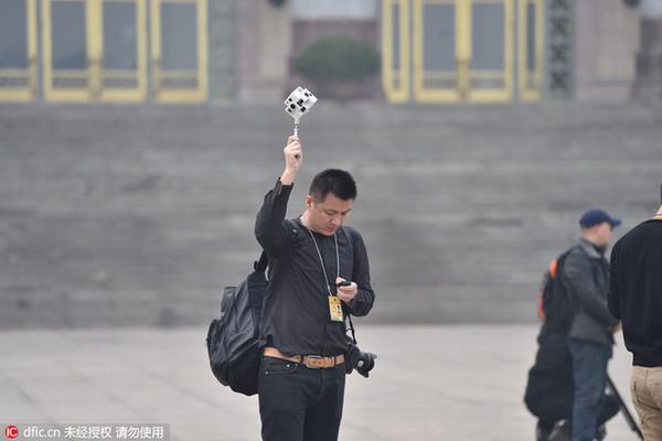 VR時代真的來了！從兩會記者裝備看技術變遷