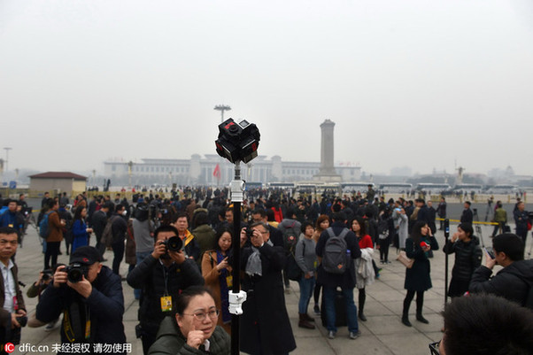 VR時代真的來了！從兩會記者裝備看技術變遷