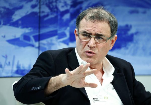 “末日博士”魯比尼：世界經(jīng)濟是否正在重演2008年危機？