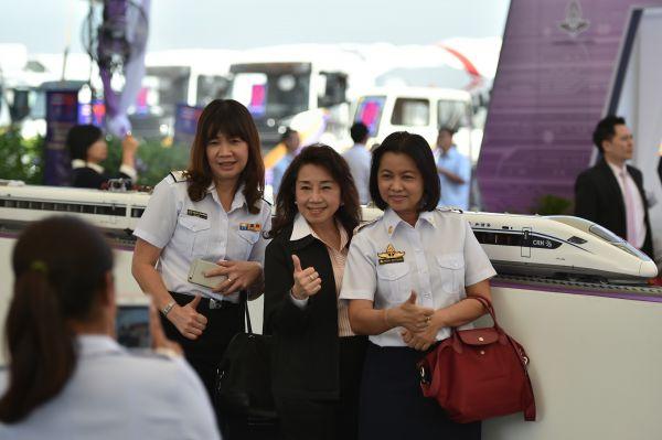 泰國交通部長：泰中鐵路項目“將繼續(xù)”