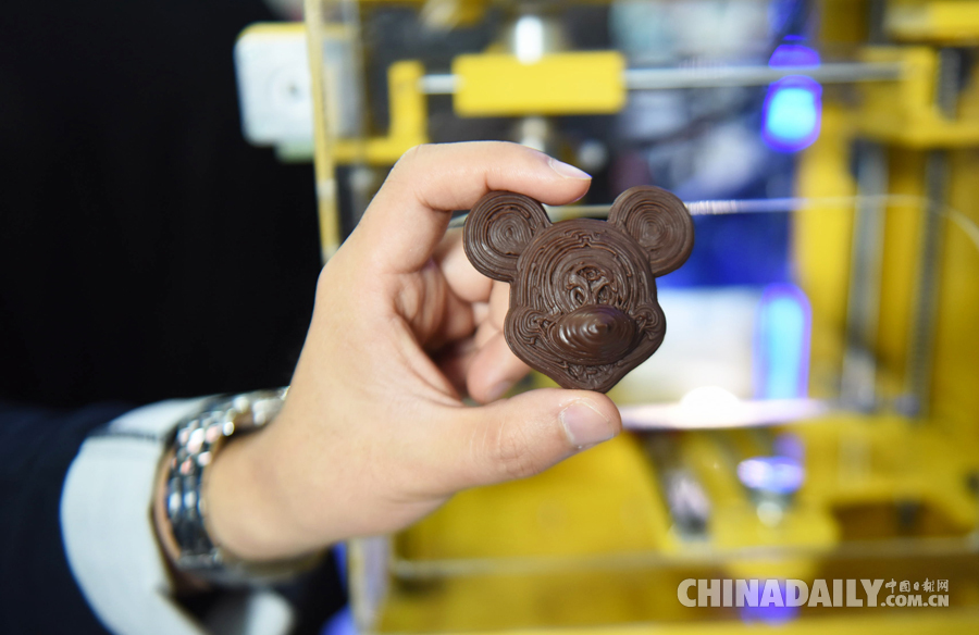 2016亞洲消費電子展開幕 虛擬現實吸引觀眾競相體驗