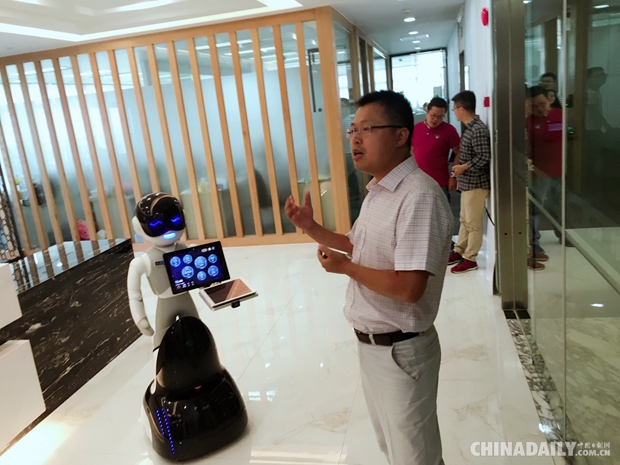 從“中國第一屏”到“AR機(jī)器人”：GQY的成功轉(zhuǎn)型之路