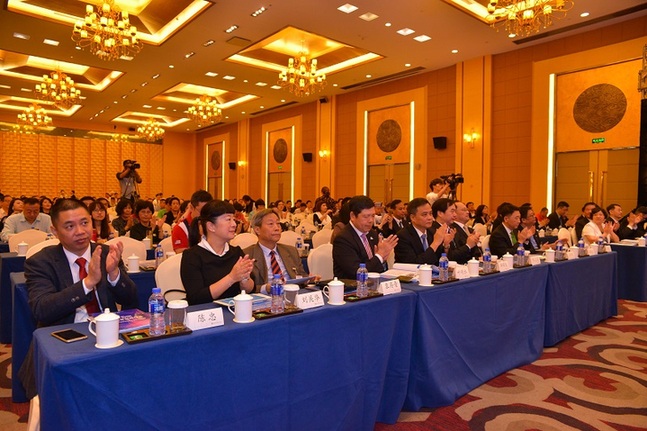 聯手兩岸四地 拓展國際市場 ——2016兩岸四地(廈門)會展合作高峰論壇暨廈門國際會展周盛大開啟