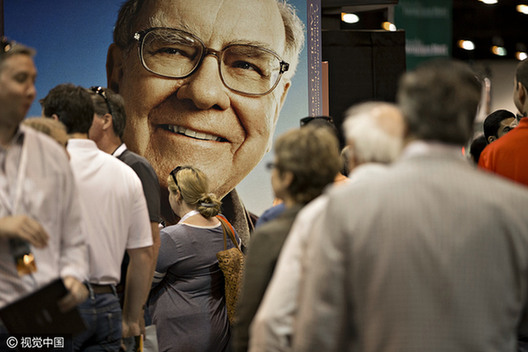 又是一年股東大會：承認錯誤、點評市場、談接班人……巴菲特都說了什么？