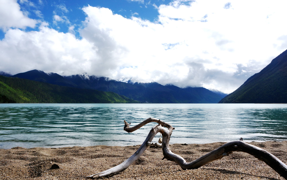 “集美自然” 西藏打造大巴松措旅游區
