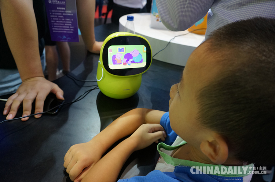 孩子們的機(jī)器人世界（組圖）