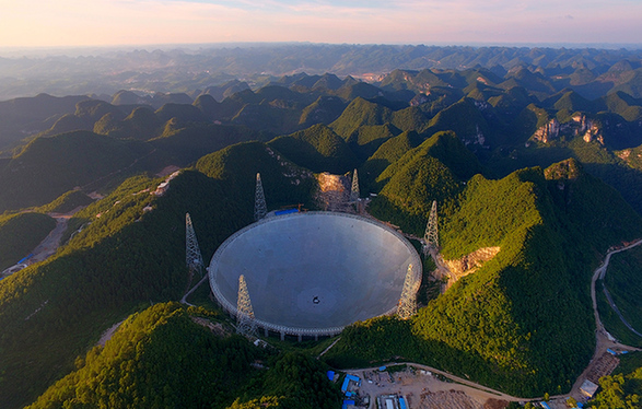 探訪“中國天眼”——世界上口徑最大的單天線射電望遠(yuǎn)鏡